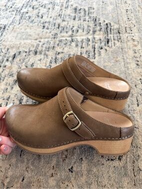 dansko berry clog brown 36